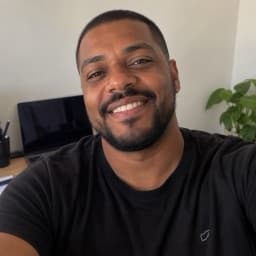 Carlos, perfil ilustrativo da Expresso Delivery